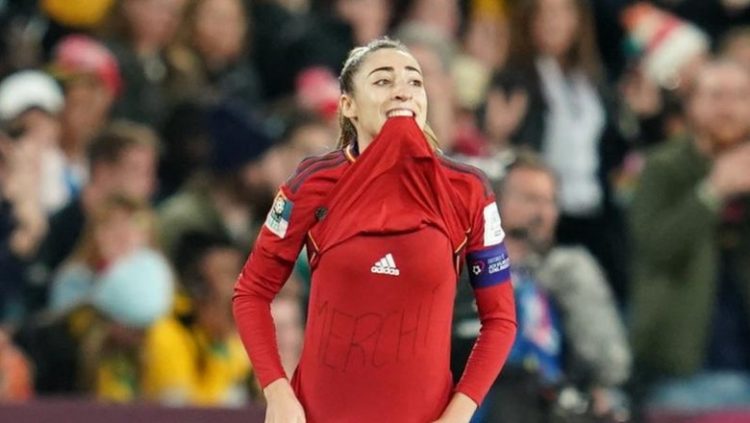 Shënoi golin e fitores,futbollistja mësoi se kishte humbur babain në përfundim të finales