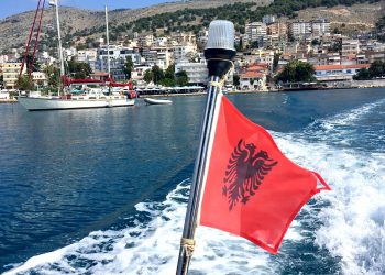 ‘Corriere del Ticino’: Shqipëria, Italia e re por vetëm për pushime