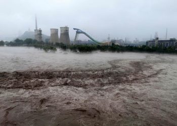 Përmbytjet katastrofike në Kinë, rritet bilanci i viktimave në Pekin