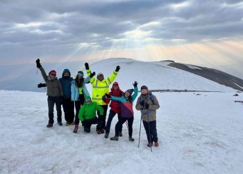 Të ngjisësh në gusht 5137 m, malin biblik të Araratit