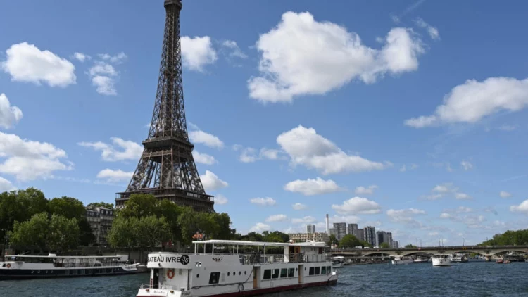 Alarm për bombë në Paris, evakuohet Kulla Eifel