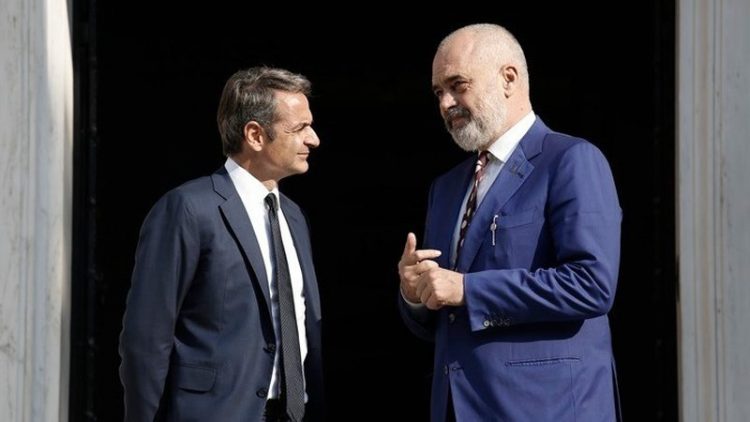 Zjarret në Greqi, Mitsotakis falenderon Shqipërinë për ndihmën