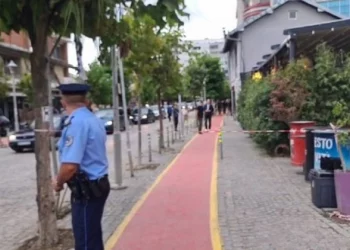 Kosovë/ Të shtëna me armë në një lokal, ndërron jetë një person
