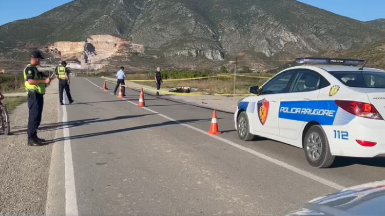 Përmbyset kamioni në Maliq, plagosen 2 persona