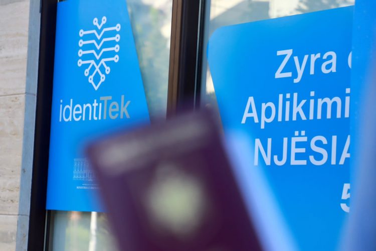 Kartat e ID dhe pasaportat e reja tashmë tek “IdentiTek”, ja kur nisin aplikimet