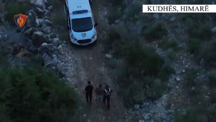 Ndezën zjarr në pyll por dogjën dhjetëra hektarë tokë,në pranga 2 persona