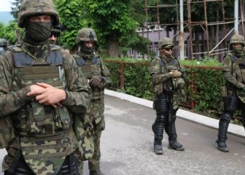 Kosova e shqetësuar pas dorëheqjeve të policëve serbë, akuzon Serbinë
