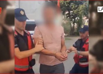 Zjarri në Laç, policia: 41-vjeçari i vuri flakën teksa po digjte mbeturinat