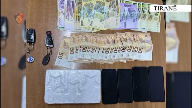 Sekuestrohet 1 kg kokainë, arrestohen 3 shpërndarësit në kryeqytet