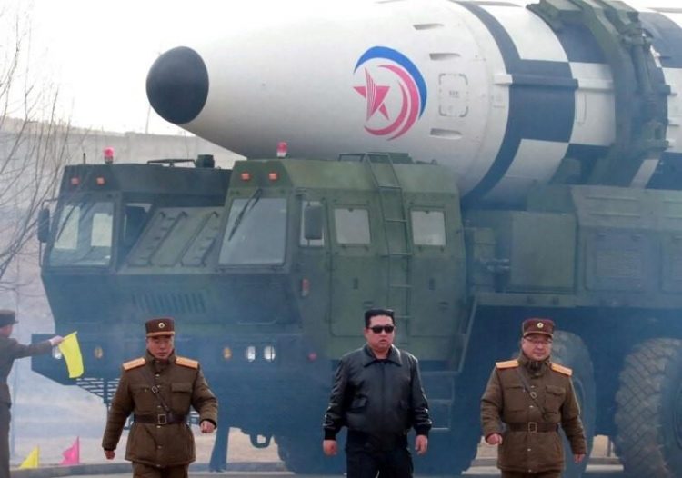 Kim Jong Un thirrje ushtrisë: Të jeni gjithnjë në gatishmëri për luftë