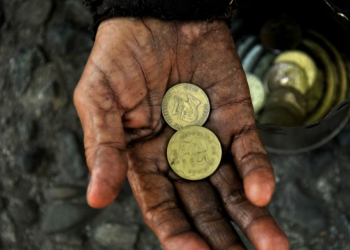 Inflacioni dhe Covid-19 kanë shtyrë afro 68 milionë njerëz në varfëri ekstreme