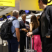 Ministri britanik i Transporteve: Problemet në aeroporte do të zgjasin me ditë