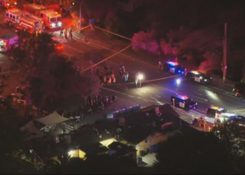 Kaliforni/ Polici tenton të vrasë gruan në lokal, vret 3 klientë dhe plagos 6 të tjerë