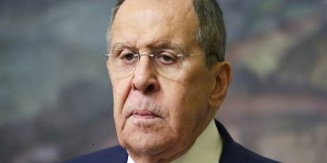 Lavrov: Rusia i ka armët bërthamore si mbrojtje ndaj kërcënimeve