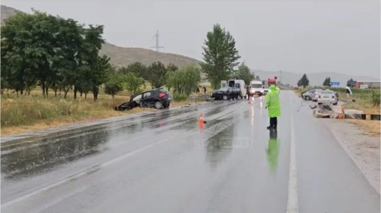 Aksident i trefishtë në Korçë, 7 të lënduar. Pamje nga vendngjarja (Foto)