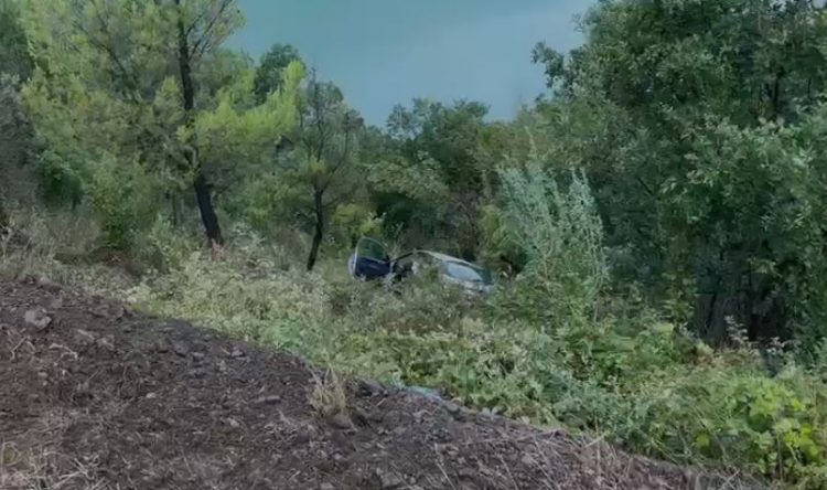 Aksident me 2 të plagosur në Shkopet, makina del nga rruga, tjetra përfundon në liqen