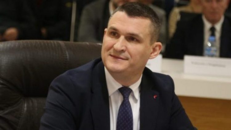 Dumani me makinë të blinduar e eskortë policie/ SPAK: Mbrojtja konform procedurave