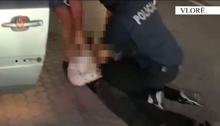 Parandalohen ngjarjet kriminale në Vlorë/Sekuestrohen 2 mina, arrestohen xhaxhai dhe nipi