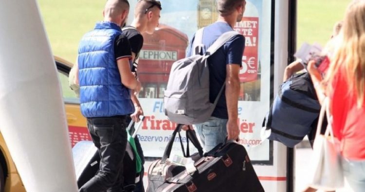 11.7 mijë shqiptarë kërkuan azil në Mbretërinë e Bashkuar, të parët nga e gjithë bota