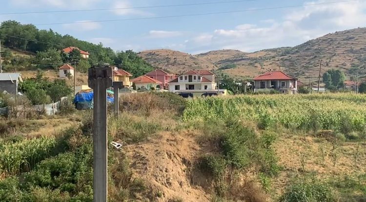 Maliq/Plagosi gruan e djalin dhe s’pranoi të dorëzohet, 62-vjeçari ekzekutohet nga RENEA