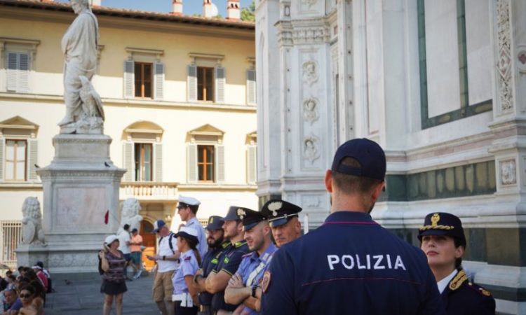 Itali/Në kërkim prej 10 vitesh, arrestohet shqiptari.Nga paniku nxori 5 gr kokainë dhe…