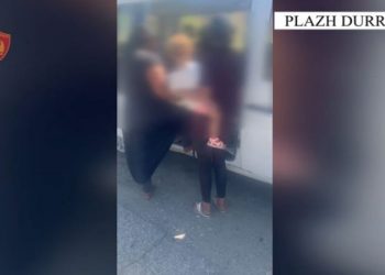 Nga Berati në Durrës për të nxjerrë fëmijët për të lypur, nën hetim 5 prindër