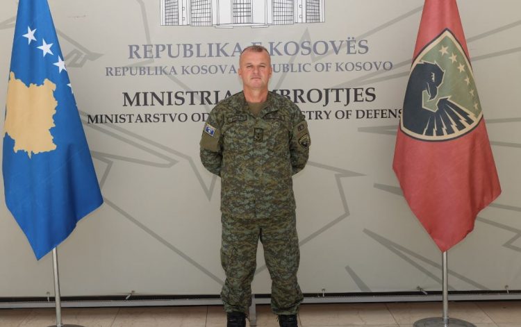 Oficeri i Forcës së Sigurisë së Kosovës shpëton nënë e bijë nga mbytja në Shëngjin