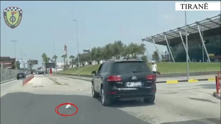 Gjobë nëse hidhni mbeturina nga makinat,Policia Rrugore gjobit me shumat e majme shoferët