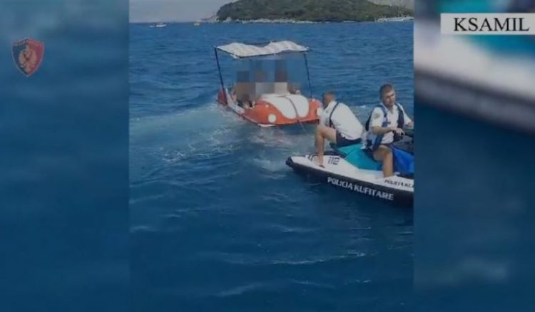 Mbetën në det me një pedalon, policia u vjen në ndihmë 4 pushuesve, dy prej tyre të mitur