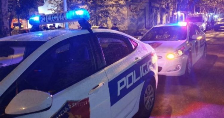 Dhunohet me sende të forta 16-vjeçari në Tiranë, niset me urgjencë në spital