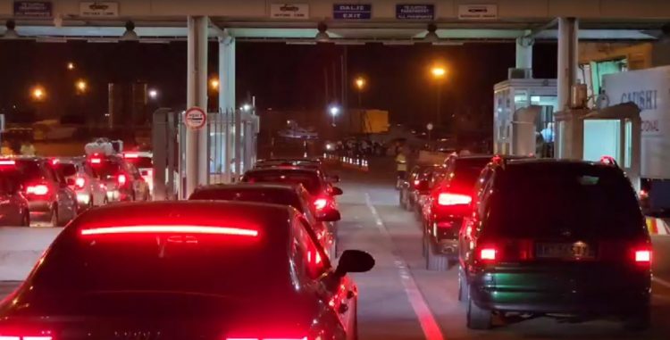 Fluks pasagjerësh në Portin e Durrësit, gjatë fundjavës kanë dalë rreth 20 mijë qytetarë