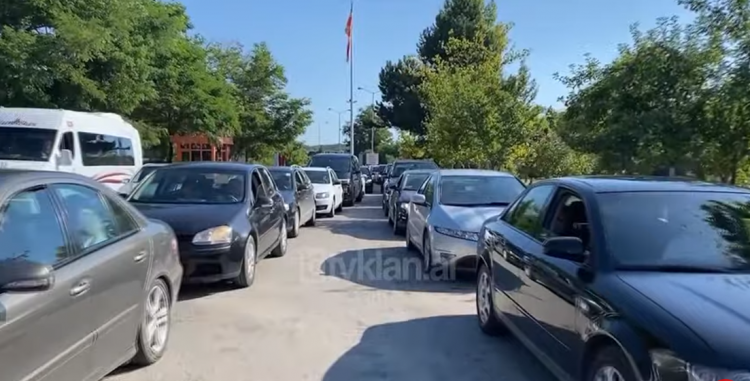 Kanë hyrë nga Greqia 16 mijë qytetarë,pikat kufitare të juglindjes fluks të lartë lëvizje