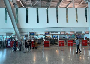 Sezoni turistik, 40% pasagjerë më shumë në Rinas