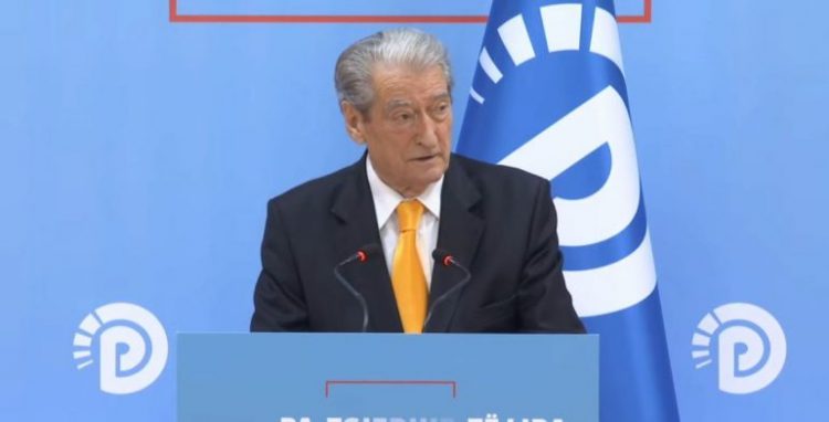 Berisha: Zjarri në plehrat në Elbasan e nxori zbuluar, u vodhën 28 mln euro