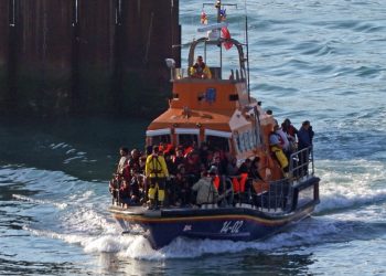 Shifrat e qeverisë britanike: Mbi 100 mijë emigrantë kanë kaluar “La Manshin” me gomone