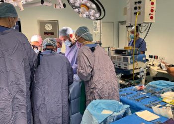 Mjekët kryejnë transplantin e parë të mitrës në Mbretërinë e Bashkuar