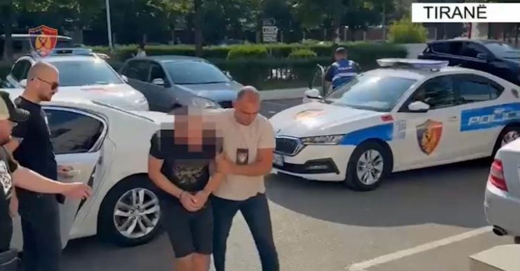 Aksidentoi për vdekje dy persona në Tiranë, arrestohet 35-vjeçari i shpallur në kërkim