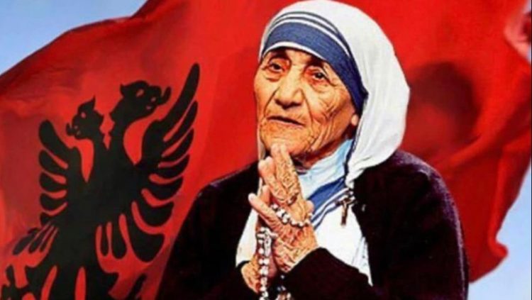 Ambasada e SHBA: Bota kremton punën e jashtëzakonshme të Nënë Terezës