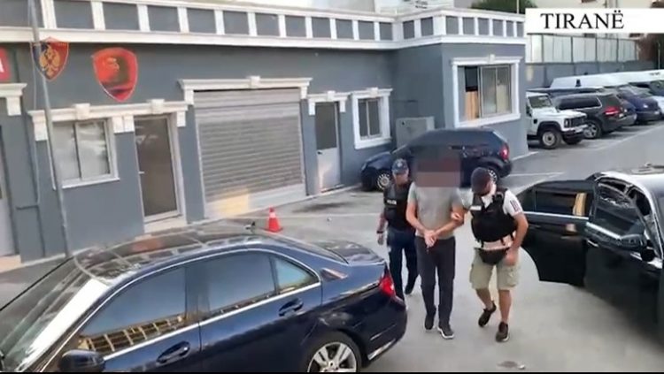 Operacion masiv antidrogë në Tiranë, lëshohen qindra urdhërarreste