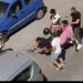 VIDEO/ Tentoi të vidhte një të moshuar, qytetarët dhunojnë grabitësin në Itali