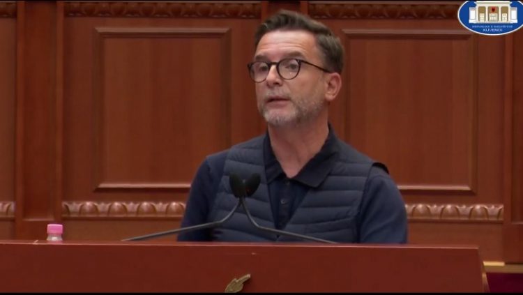 Erion Braçe në Kuvend: Që nga data 1 tetor pensionet do indeksohen me 8.6%