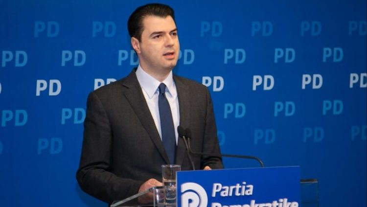 Emrat/ Lulzim Basha përjashton 11 deputetë nga Grupi Parlamentar i PD