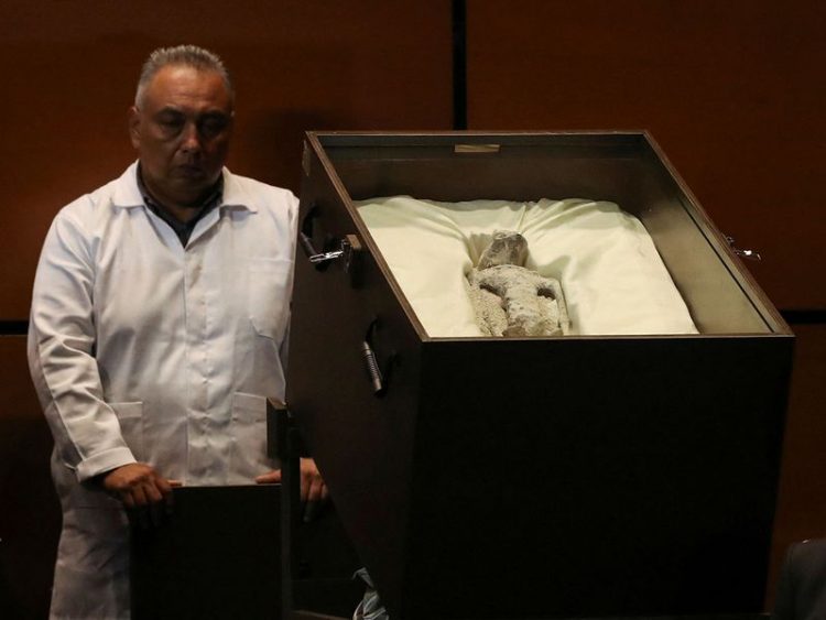 “UFO-t”, astrologu: Ekzistojnë vampirët dhe reptilianët