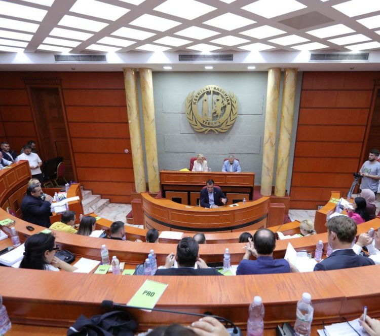 Opozita e akuzon për aferën e inceneratorëve, Veliaj: Edhe Bashkia e Kavajës ka paguar