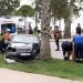 Benzi del nga rruga në Lungomare, shoferi nxirret nga makina nga zjarrfikësit