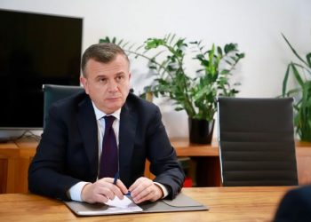 Balla me Koordinatorin Special Britanik: Rënie drastike e emigrantëve të paligjshëm