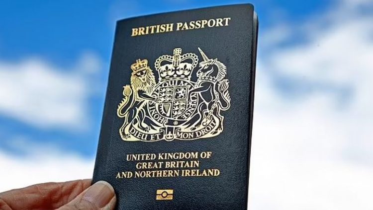 Si kontrabandistët shqiptarë shesin mbi 12 mijë £ pasaporta false britanike në Instagram