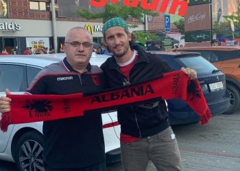 “A e mbani mend?” Artan Hoxha takohet me Ballist Morinën në Pragë