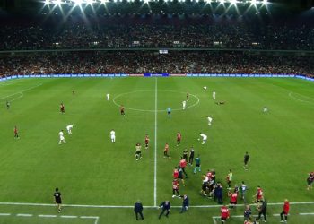 Shqipëria mposht 2 me 0 Poloninë, renditet në vendin e parë në Grupin E