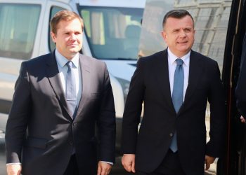 Balla me Jenrick: Ka rënë me 90% numri i shqiptarëve të paligjshëm drejt Britanisë